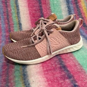 Women’s New Balance lightweight shoe